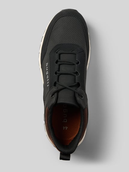 Produktfoto, Sneaker mit Logo-Detail Modell 'Sonic' von bugatti, zwarte kleur, afgeronde pasvorm, geprofileerde zool, vetersluiting, hakhoogte 5 cm, schachthoogte 8 cm, schachtbreedte 7 cm, heren