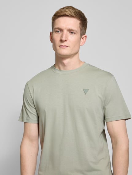 GUESS Activewear T-Shirt mit Label-Detail Modell 'HEDLEY' Oliv 3