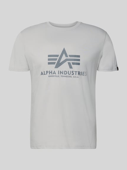 Produktfoto, weißes Herren T-Shirt Modell 'BASIC' von Alpha Industries aus Reine Baumwolle mit Gerader-Schnitt, Label-Detail, Rundhalsausschnitt