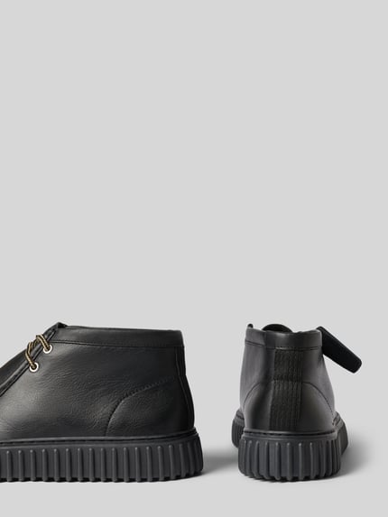 Clarks Schnürschuh aus Rindsleder mit Profilsohle Modell 'Torhill Hi' Black 2