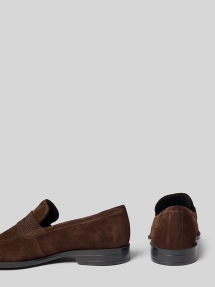Produktfoto, Loafer aus echtem Leder Modell 'TAYIL' von BOSS, brązowy nubuk, zaokrąglony nosek, blokowy obcas, podeszwa strukturyzowana, unifarbene optyka