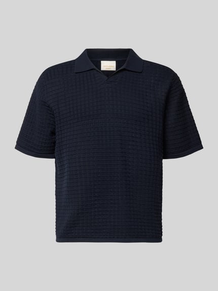 Produktfoto, Regular Fit Poloshirt mit V-Ausschnitt von Jack & Jones in Dunkelblau, Strickshirt aus Reine Baumwolle, Rückenlänge 67 cm in Größe M.