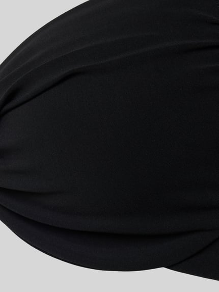 Produktfoto, schwarzes Bikini-Oberteil Modell 'SOLID UNDERWIRE' von Barts, glatte Struktur, stretchiger Material-Mix, körpernahe Passform