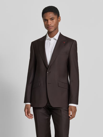Mannenmodel draagt Straight Fit Anzugjacke mit Reverskragen van Roy Robson, elastische materiaalmix, 2-knoopsluiting, klepzakken, donkerbruin, bandwijdte maat 50: 109 cm, ruglengte: 74 cm, schouderbreedte: 46 cm, mouwlengte: 67 cm, binnenbeenlengte: 87 cm, geheel van voren gezien