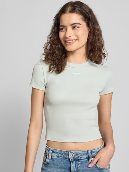 HUGO Blue t-shirt o kroju slim fit, krój krótki, z mieszanka bawełny
model 'BABY TEE_B' Trzcinowy 3