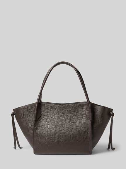 Produktfoto, Handtasche aus Leder Modell 'VIBE BIG' von Abro in Dunkelbraun, strukturierte Oberfläche, breite Öffnung, dezente Details, Hauptfach mit Reißverschluss, Schulterriemen, Maße 60x30x16 cm, Länge Schulterriemen 60 cm.