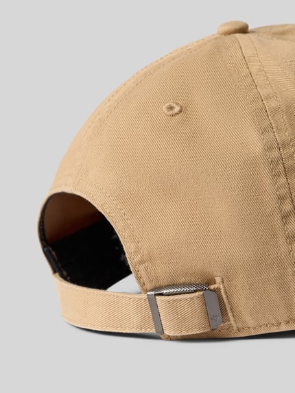Produktfoto, Basecap aus reiner Baumwolle mit eingestickten Luftlöchern von '47, beigefarbener Stoff, klassische Passform, verstellbarer Verschluss, motiv- und logo-stitching, strukturierte Oberfläche, Herren Basecap