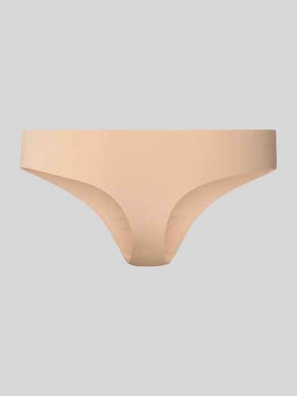 Produktfoto, String aus Microfaser ohne Nähte von Jake*s Casual in Beige, glatte Oberfläche ohne sichtbare Nähte, körpernaher Schnitt, Stretch-Anteil