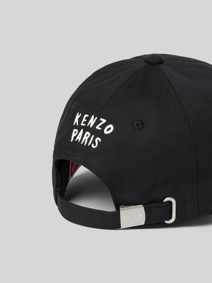 Produktfoto, zwarte heren baseballpet van puur katoen van Kenzo, verstevigde klep, labelstitching, verstelbaar trensje, ventilatiegaten