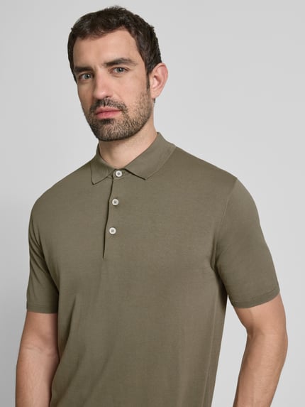 People of Shibuya Poloshirt mit Seitenschlitzen Modell 'NITO' Oliv 3