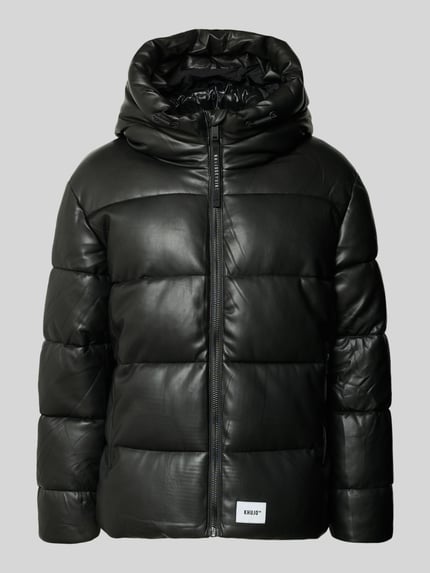 Produktfoto, gewatteerd jack met capuchon Model 'COEN 2' van khujo in zwart, regular fit, ritssluiting, labeldetail, gladde textuur