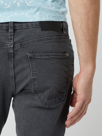 REVIEW Slim Fit Jeans mit 5-Pocket-Design Mittelgrau 3