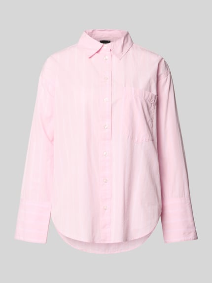 Produktfoto, Regular Fit Bluse mit Brusttasche von Gina Tricot, różowa bawełna, krój regular fit, kieszeń na piersi, kołnierzyk koszulowy, długość tyłu w rozmiarze S 71 cm, długość rękawa 55 cm, lista guzików, jednolita tekstura