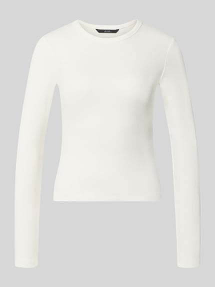 Produktfoto, weißes Slim Fit Langarmshirt aus Baumwoll-Mix Modell 'CHLOE' von VERO MODA mit feiner Rippstruktur und schmaler Passform. Damen Langarmshirt von VERO MODA.