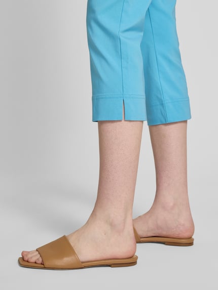 Stehmann Caprihose aus Viskose-Mix mit Hakenverschluss Modell 'INA' Hellblau 3