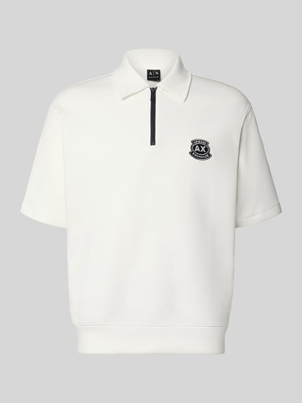 Produktfoto, Loose Fit Poloshirt mit Label-Stitching von ARMANI EXCHANGE, weißer Baumwoll-Mix mit Stretch-Anteil, Polokragen, Rückenlänge bei Größe M 69 cm.