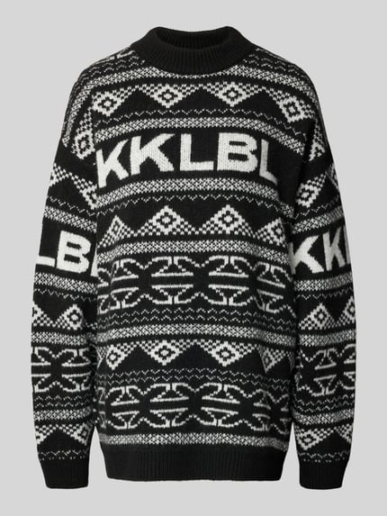 Produktfoto, Jacquard-Strickpullover mit Rundhalsausschnitt von Karo Kauer, czarno-białe wzory, relaxed fit, detal z logo, długość tyłu 72 cm, długość rękawa 68 cm