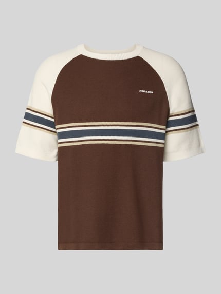 Strickshirt mit Label-Stitching und Rundhalsausschnitt Shop The Look MANNEQUINE