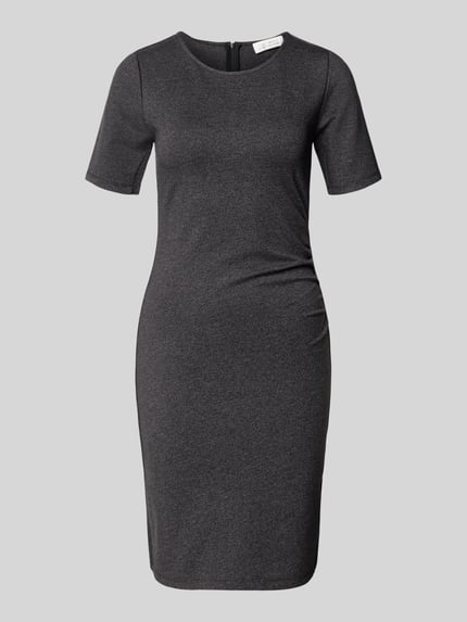 Productfoto, knielang jurkje van viscosemix model 'CHARLIE' van GUIDO MARIA KRETSCHMER WOMAN, aansluitende fit, ronde hals, halve mouw, grijs, gladde textuur