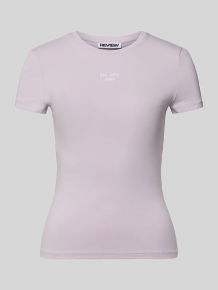 Produktfoto, licht lila Slim Fit T-Shirt met logo-stitching model 'Downtown' van Review, elastische katoenmix, ronde hals