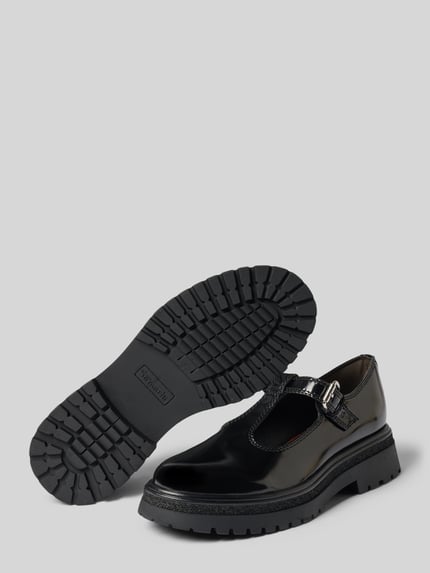 Produktfoto, Loafer mit Klettverschluss von Tamaris in Schwarz mit glänzender Oberfläche und strukturierter Sohle