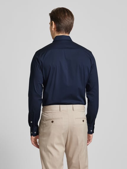 s.Oliver BLACK LABEL Tailored Fit Business-Hemd mit Kentkragen Marine 5