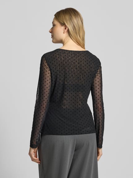 Männermodel trägt Longsleeve aus Mesh mit Rundhalsausschnitt von Christian Berg Woman Selection, czarny, krój slim fit, całkowity wzór, długość pleców w rozmiarze S: 56 cm, Ganzkörperansicht Rückansicht.