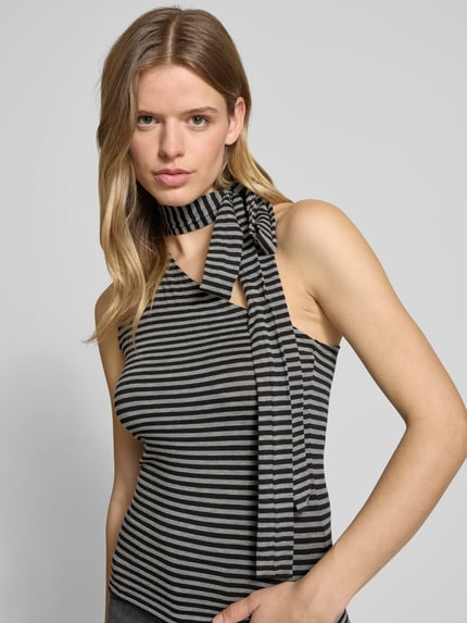 Weekday Tanktop mit One-Shoulder-Träger Modell 'Iza' Black 3