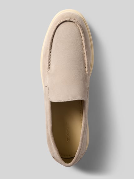 Produktfoto, Loafers aus Leder Modell 'Boery' von Gant in Beige mit Abgerundete-Spitze, Schlupfform, Gummisohle, Echtleder, Absatzhöhe: 3 cm, Schafthöhe: 7 cm, Schaftweite: 5 cm.