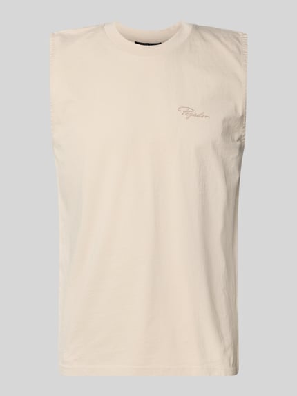 Produktfoto, cremefarbenes Tanktop mit Label-Stitching und Rundhalsausschnitt von Pegador aus reiner Baumwolle im Relaxed-Fit, Rückenlänge 66 cm bei Größe M.
