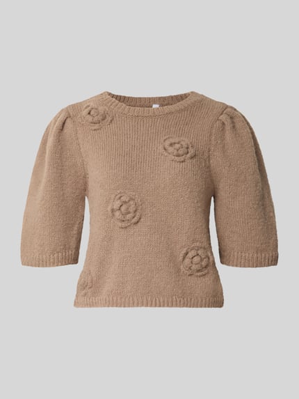 Produktfoto, Regular Fit Shirt mit Stickerei Modell 'AYA' von PIECES, beigefarbene Strickoptik mit aufgesetzten Blumenmustern. Damen Shirt