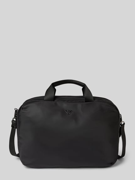 Produktfoto, Rucksack mit Label-Detail von Emporio Armani in Schwarz, glatte Oberfläche, verstellbare Schulterriemen, kurze Tragehenkel.
