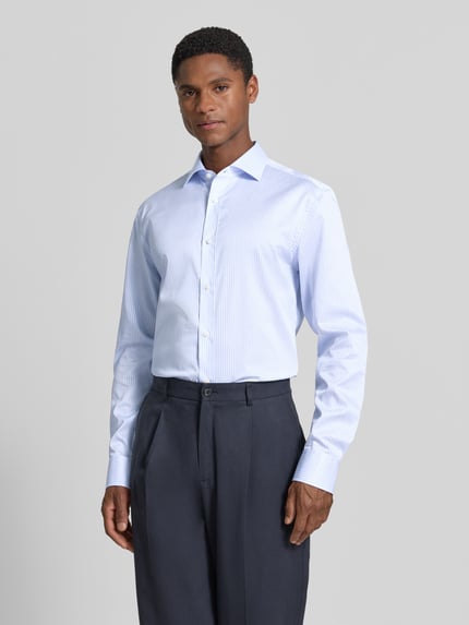 Tiger of Sweden Slim Fit Freizeithemd mit Kentkragen Modell 'Adley' Hellblau 4