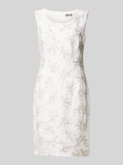 Produktfoto, Knielanges Etuikleid mit Stitchings von WHITE LABEL in Creme mit feinen Nahtdetails, gerade Form, strukturierte Oberfläche.