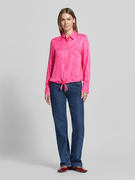 Christian Berg Woman Regular Fit Hemdbluse aus reiner Viskose mit Allover-Muster Fuchsia 1