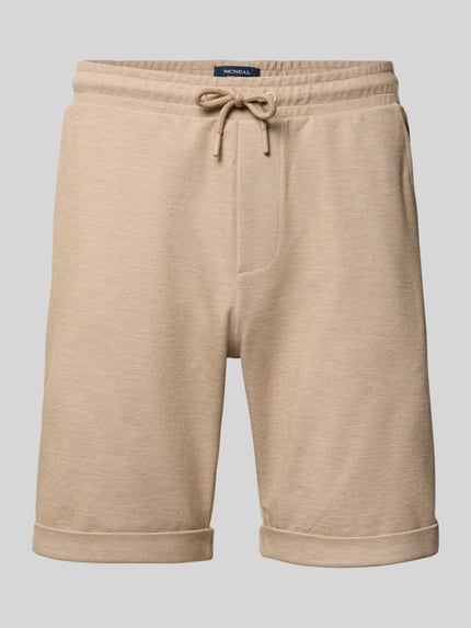 Produktfoto, Shorts mit elastischem Bund und Gesäßtasche von MCNEAL in Beige, Material-Mix mit Viskose-Anteil, sichtbare Tunnelzugdetails.