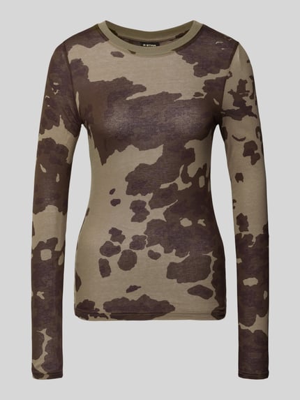 Produktfoto, Longsleeve mit geripptem Rundhalsausschnitt von G-Star Raw aus reiner Baumwolle, körpernah geschnitten, Tarnmuster in Braun und Oliv, glatte Textur.