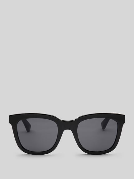 Quadratische Sonnenbrille Modell 'LIV' Shop The Look MANNEQUINE