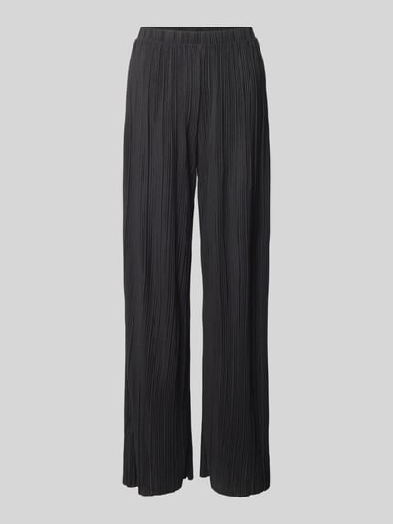 Produktfoto, Wide Leg Hose mit Plisseefalten Modell 'PLISA' von Vila im Material-Mix mit Viskose-Anteil, schwarz, feine Textur