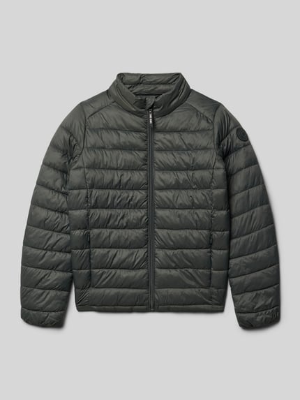 Produktfoto, dunkelgraue Steppjacke mit Kinnschutz Modell 'STINGER' von CARS JEANS, Stehkragen, elastische Ärmel, Reißverschlusstaschen, glatte Oberfläche