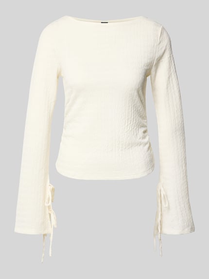 Productfoto, Regular Fit Langarmshirt mit Binde-Detail Modell 'HAZEL' van Vero Moda, effen structuur, trompetmouwen, offwhite.
