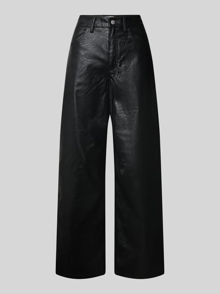 Produktfoto, Wide Leg Hose mit Gürtelschlaufen Modell 'Talla' von Topshop, Lederimitat in Schwarz, strukturierte glatte Oberfläche, Damen Hose