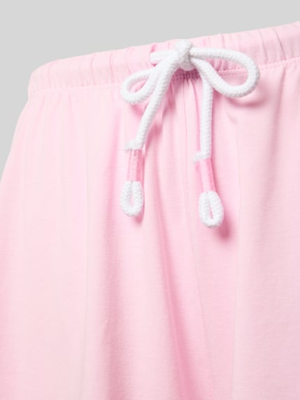 Produktfoto, Pyjama-Hose mit elastischem Bund von Mey aus reiner Baumwolle in Rosa mit Tunnelzug und französischen Eingrifftaschen, Detailaufnahme