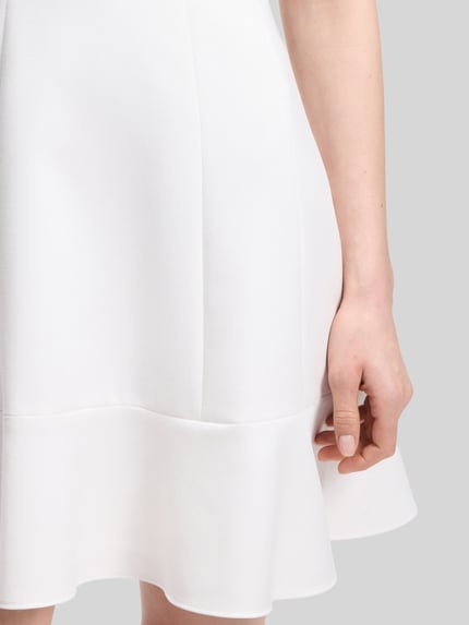 HUGO Figurbetontes Freizeitkleid mit tiefem V-Ausschnitt Modell 'KERSTY' Offwhite 6