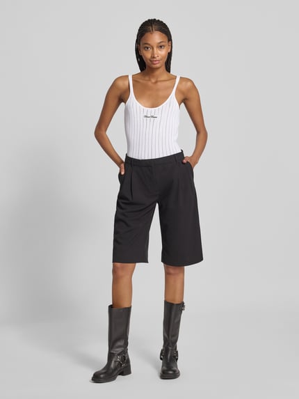 Karo Kauer Stricktop mit Label-Patch Weiss 1