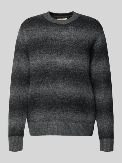 Produktfoto, Strickpullover mit Rundhalsausschnitt von Jack & Jones Premium im Grau-Schwarz Farbverlauf, Material-Mix mit Woll-Anteil, lockerer Schnitt, gerippte Abschlüsse, Rückenlänge 68 cm, Ärmellänge 68 cm, Vorderansicht