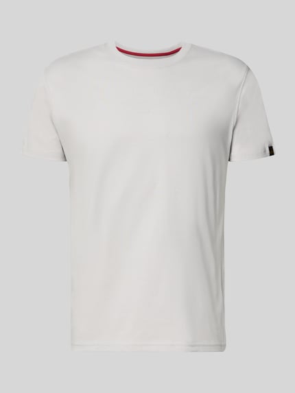 Produktfoto, weißes T-Shirt mit Label-Print und Rundhalsausschnitt von Alpha Industries, reine Baumwolle, Regular Fit, glatte Textur
