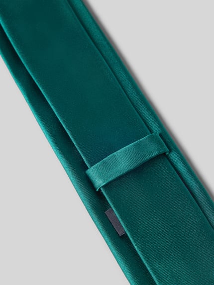 Produktfoto, Krawatte aus Seide (6,5 cm) von Willen, zielono-szmaragdowy odcień, gładka tekstura, klasyczna forma, szerokość w rozmiarze 1: 7 cm, jedwab