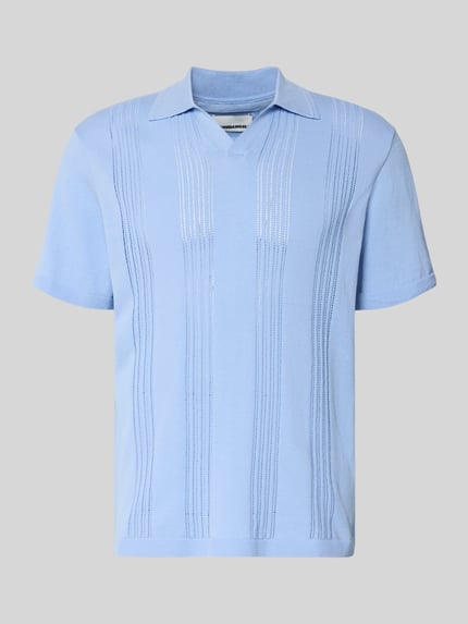 Produktfoto, Relaxed Fit Poloshirt aus reiner Baumwolle von Armedangels in Hellblau, Optik: Unifarben, Feinstrick, Label-Patch.