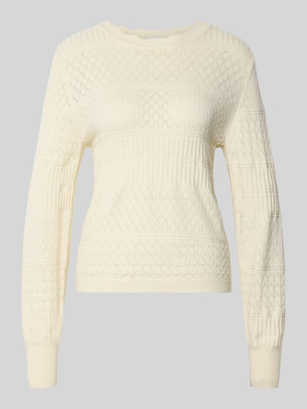 Produktfoto, Regular Fit Pullover aus Viskose-Mix Modell 'Milos' von Vila, cremefarben, Strick-Optik mit Lochmuster, langärmelig, Rundhalsausschnitt, elastische Abschlüsse.
